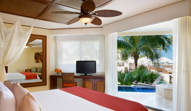 Dreams Riviera Cancun Resort & Spa-Preferred-Club-with-Plunge-Pool-2_4410